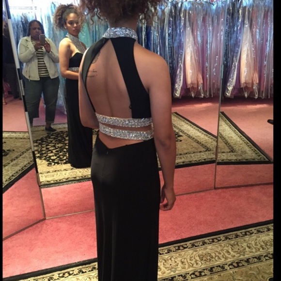 Faviana  beaded 2 piece prom dress - Picture 3 of 4